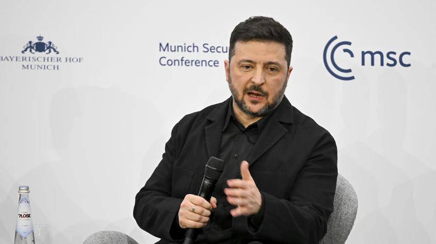 Zelenskiy ikki oylik sulh evaziga saylov oʻtkazishga tayyorligini aytdi